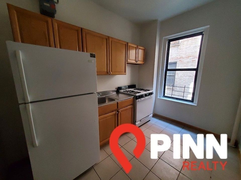1st image of 2523 University Ave #23