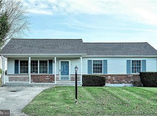 60 Cardinal Dr, Hanover, PA 17331