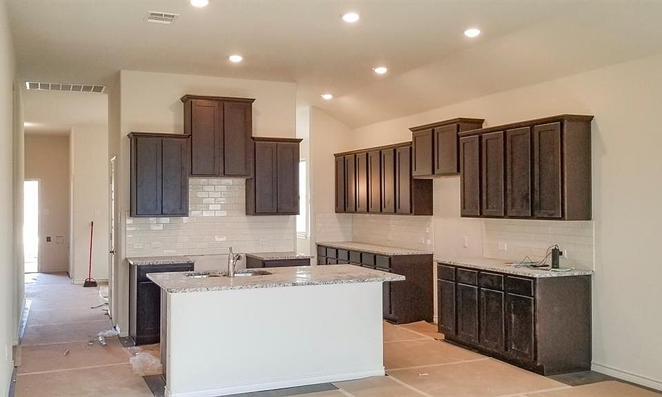 2nd image of 4025 Spur Trail Dr