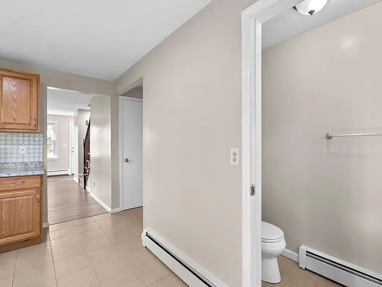 11 Fern St #B — Photo 8