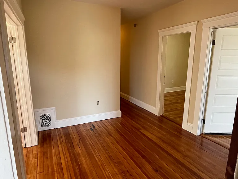 31 Barry St #2 — Photo 7