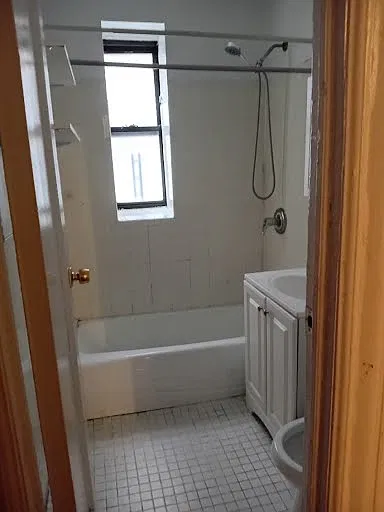 2 bed, $2,410 — Photo 4