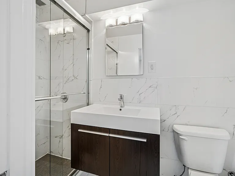 1130 Pelham Pkwy S #1C — Photo 9