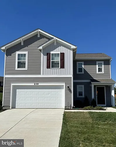 219 Centergate Dr Photo 1
