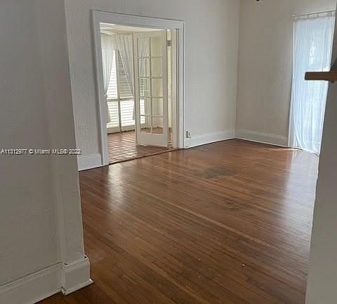 4th image of 315 Navarre Ave #3