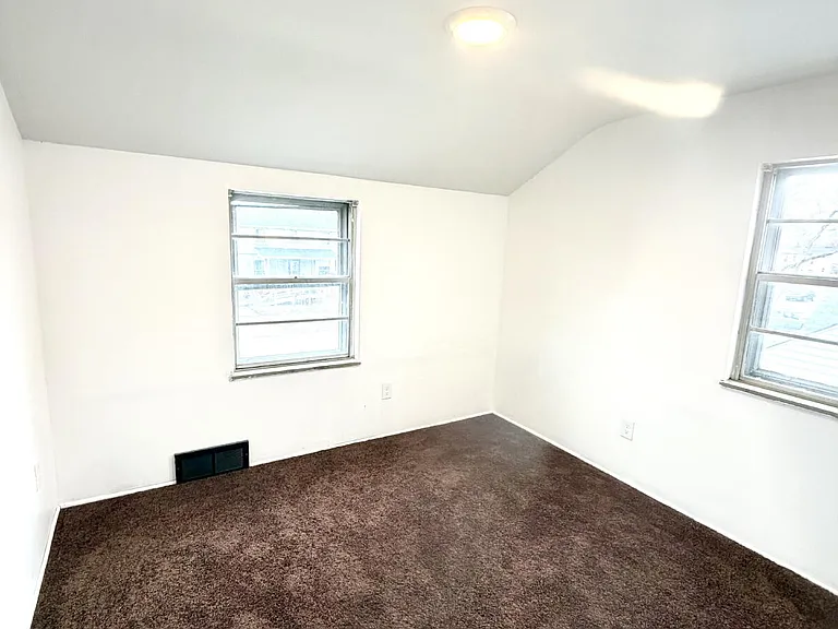 312 W Dewey St — Photo 15