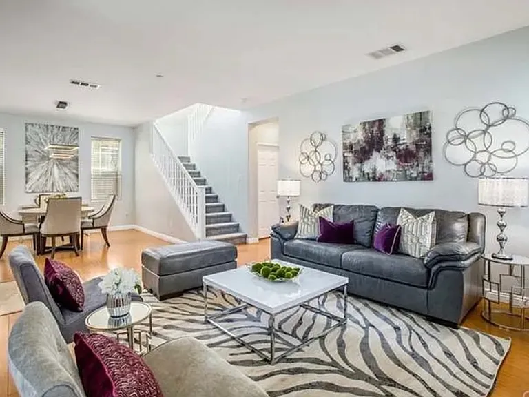 25963 Newport Ave — Photo 2