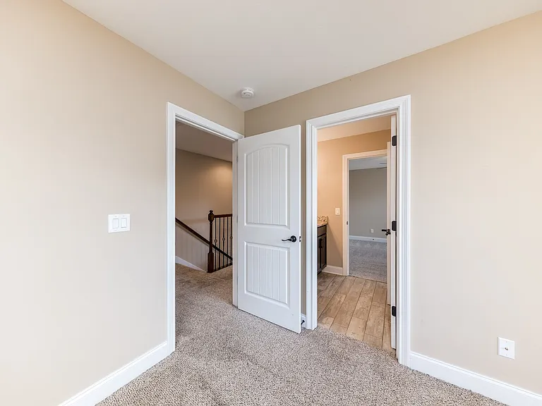120 Overcrest Ct — Photo 35