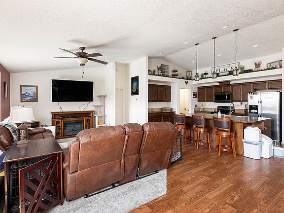 2nd image of 6116 Bulldog Ln