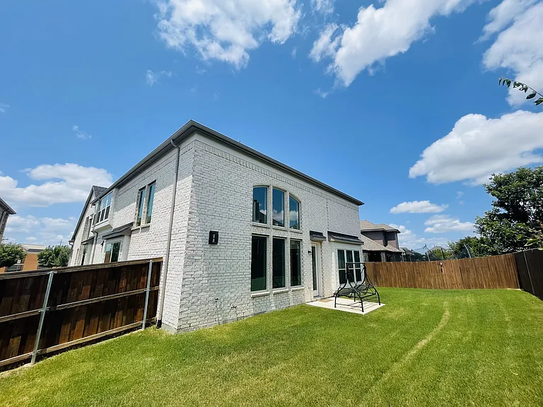 305 Cypress Hill Dr — Photo 38