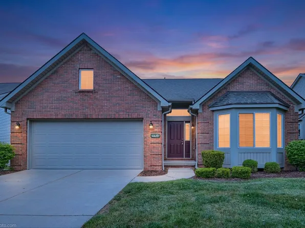 4448 Sunset Blvd, Grand Blanc, MI 48439