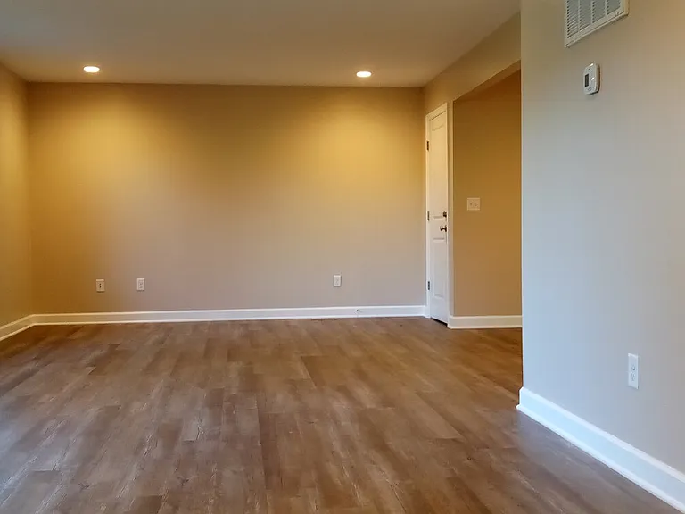 1014 Middlebrook Ave — Photo 5