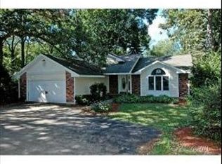 3316 Chelmsford Dr, Spring Grove, IL 60081