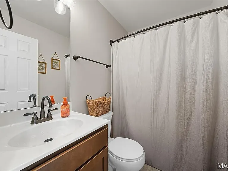 761 Creek View Dr — Photo 14