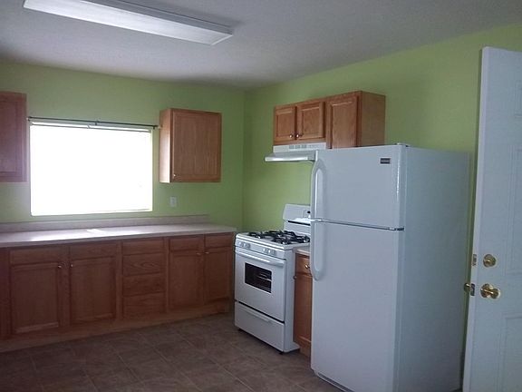 Gas stove/refrigerator provided