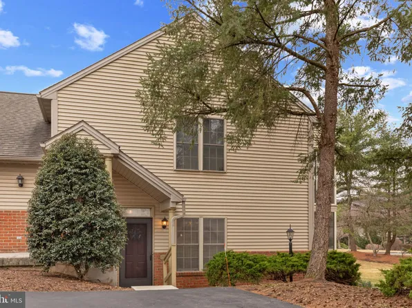 40 Glasgow Ct, Hershey, PA 17033