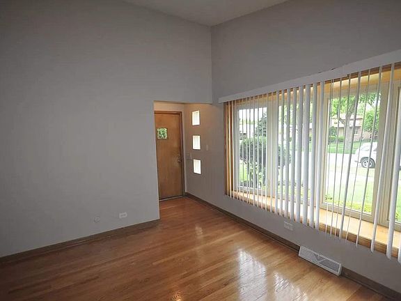 2nd image of 10802 Lawler Ave