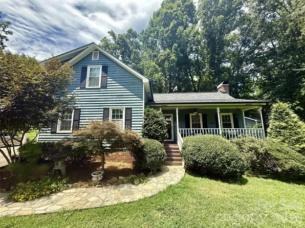2600 Lakewood Dr, Gastonia, NC 28052