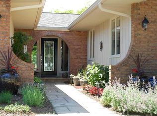 10458 Helene Ave, Naperville, IL 60564