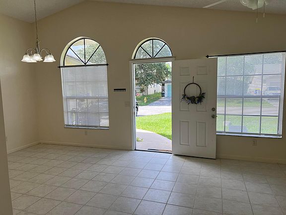 5th image of 5879 SE Wilsie Drive
