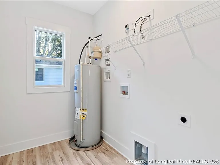 601 E Bay St — Photo 17