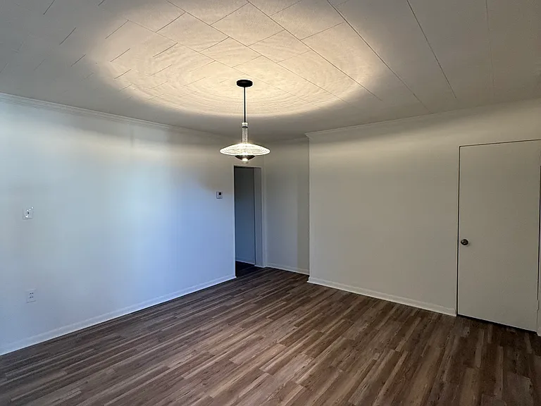 1841 Chislett St — Photo 7