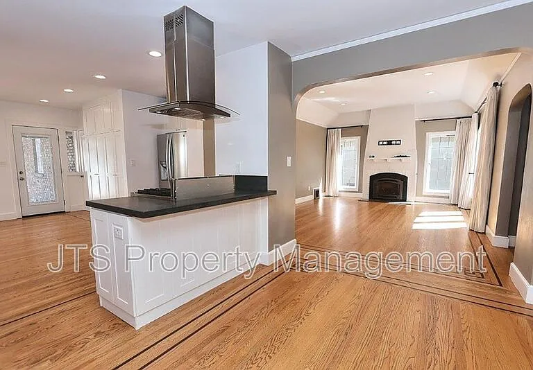 937 Sonoma Way — Photo 1