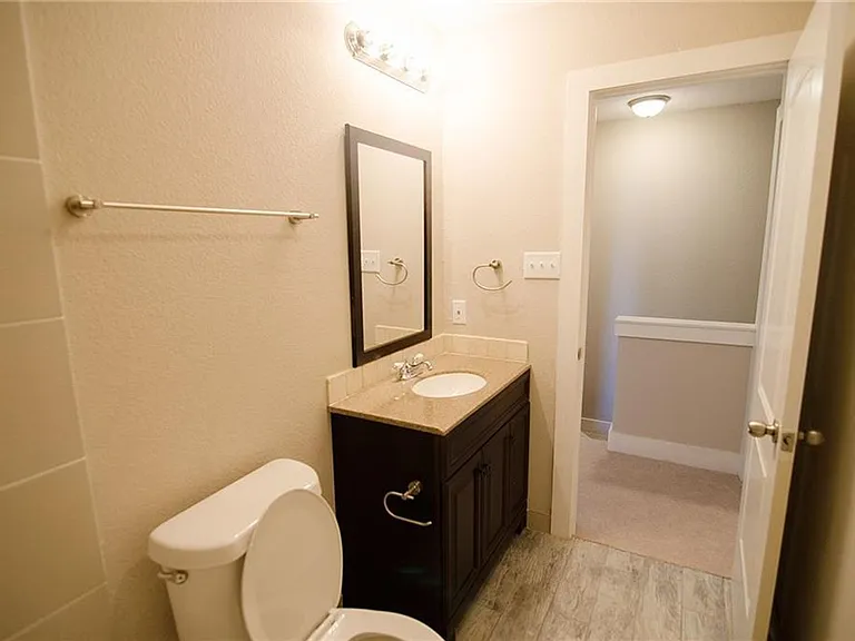 11901 Alpheus Ave #B — Photo 19