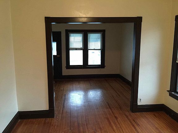 3rd image of 953 West Ave