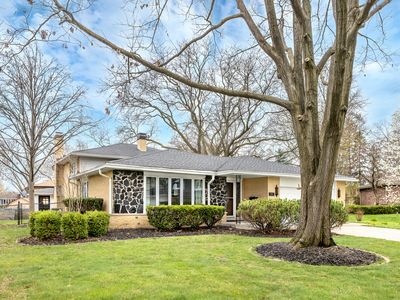 7932 Grant St, Darien, IL, 60561