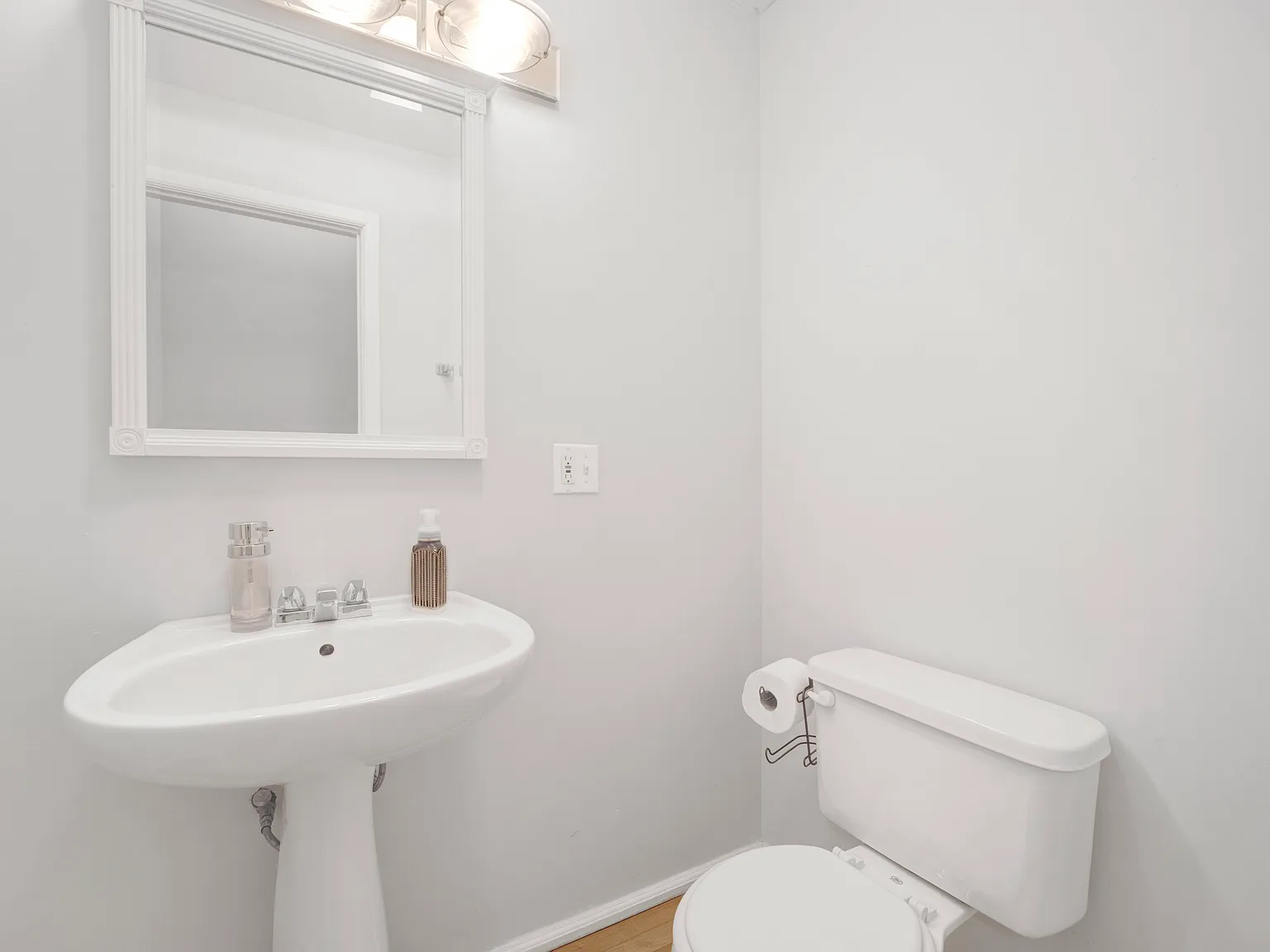 2 bed, 1.5 bath, 1750 sqft, $2,995 — Photo 1