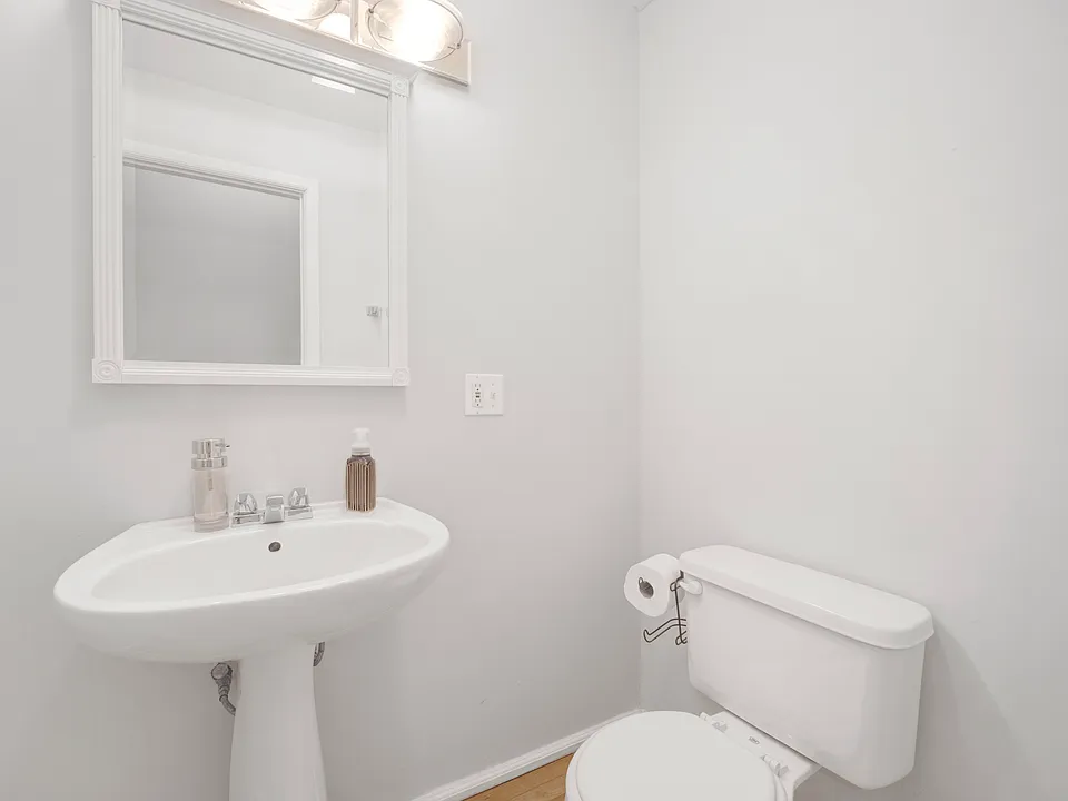 1705 W Washington Blvd #2