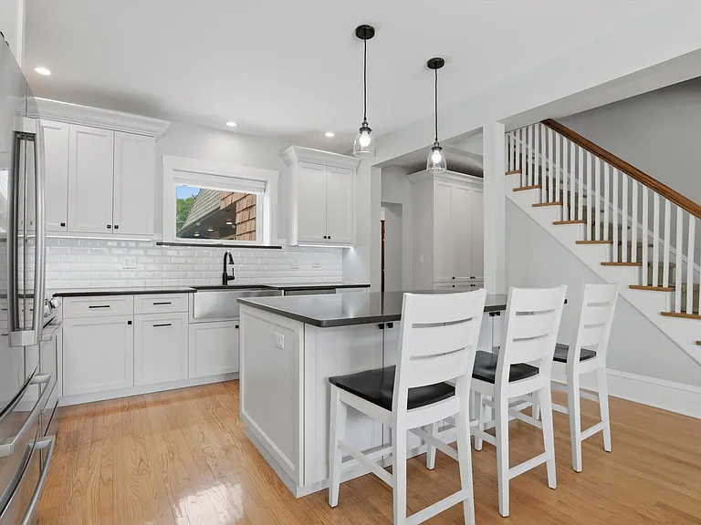 822 S Chester Ave — Photo 10