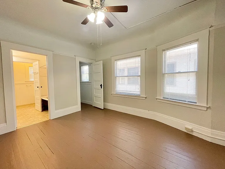 1818 G Street — Photo 12