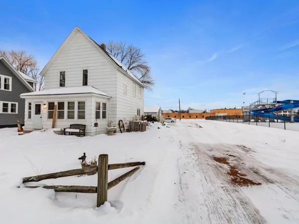 230 Willow St S, Belle Plaine, MN 56011