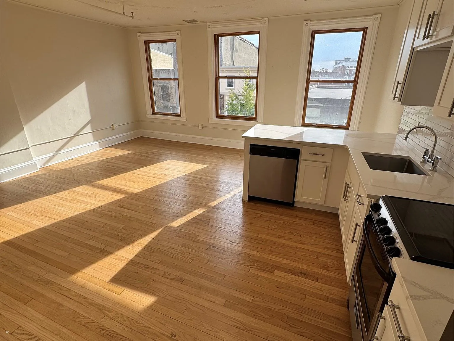 1 bed, 1.0 bath, 700 sqft, $1,650 — Photo 4