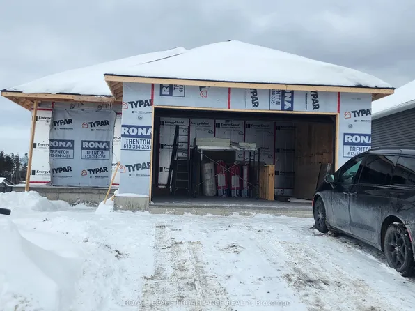 37 Rosewood Dr, Quinte West, ON K0K 2C0