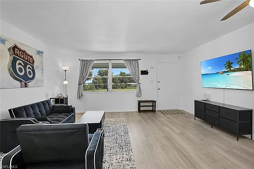 3225 E Riverside Dr Photo 1