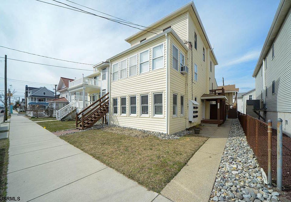 1st image of 938 Bay Ave #1