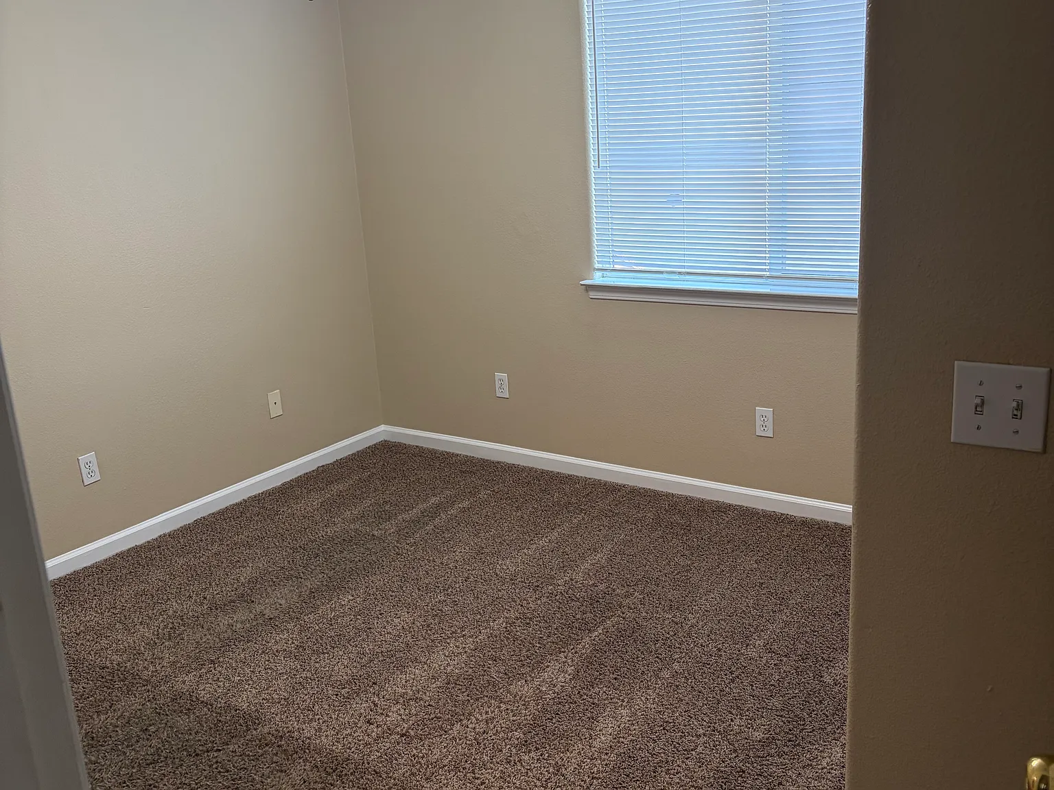2 bed, 850 sqft, $1,400 — Photo 2