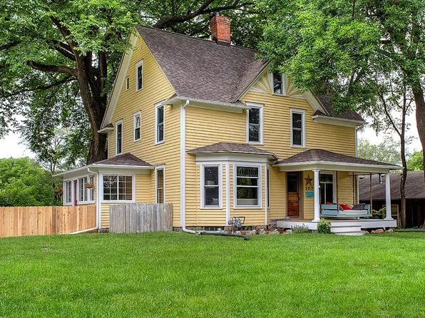 107 S Riverside Dr, Ames, IA 50010
