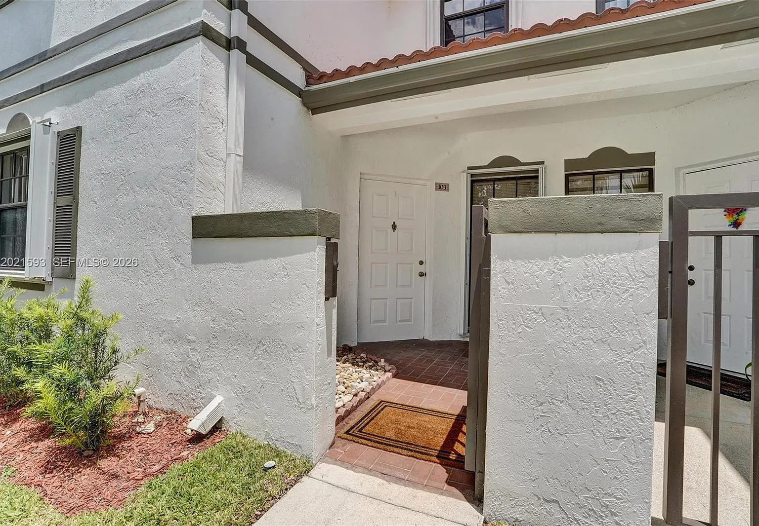 Las Verdes Condo — Photo 3