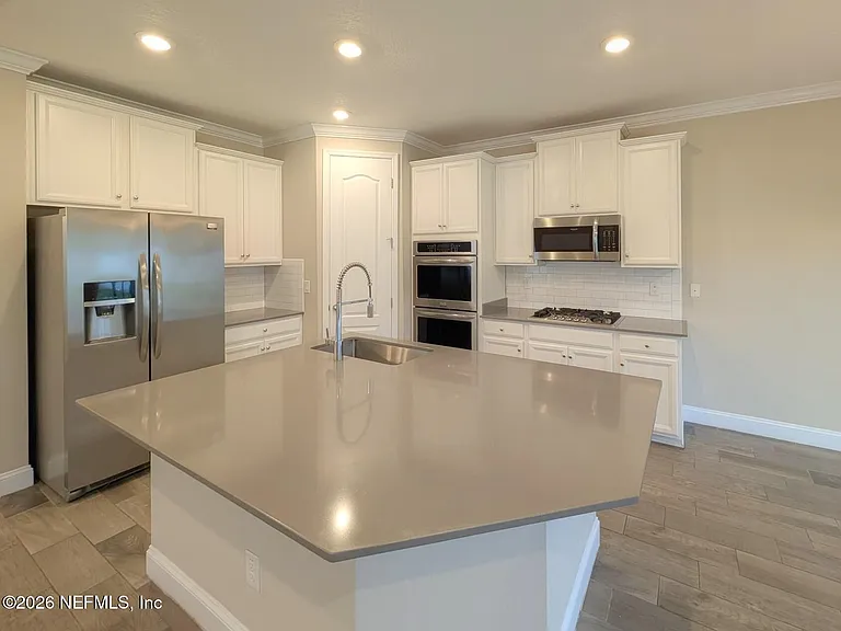 95 Silver Creek Place St — Photo 3