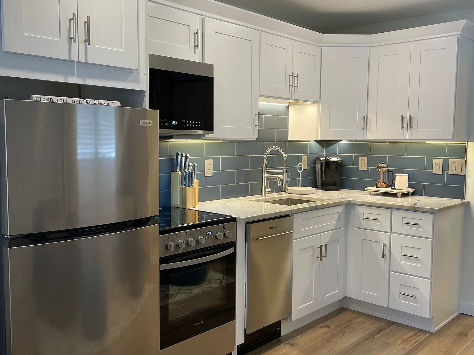 Studio, 300 sqft, $1,700 — Photo 1