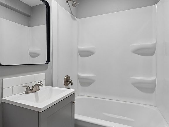 4th image of 4620 Wakeley St #46201