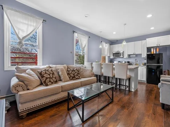 705 8th Street image 2 of 34