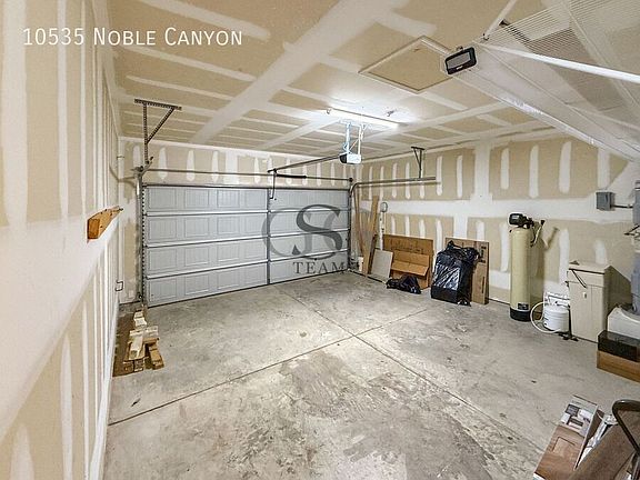 3rd image of 10535 Noble Cyn