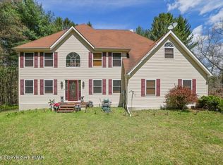 100 Comanche Pines Rd, Effort, PA 18330