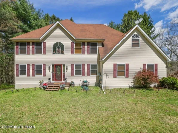100 Comanche Pines Rd, Effort, PA 18330