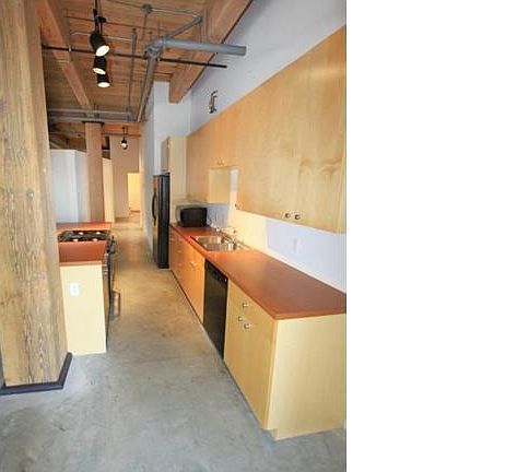 5th image of 901-907 Washington Ave #406
